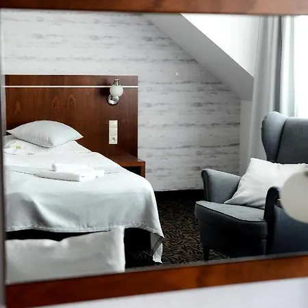 Azyl Hotel 3*