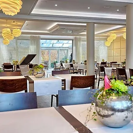 Azyl Hotel