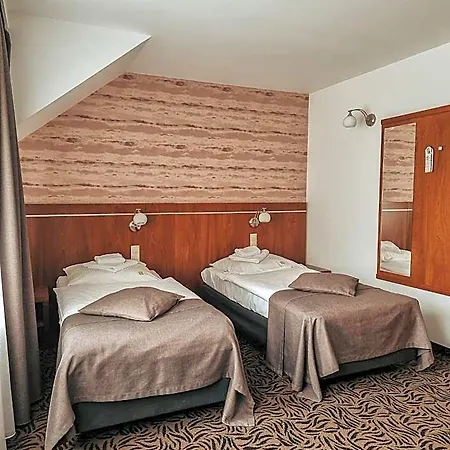 Azyl 3* Kąty Wrocławskie