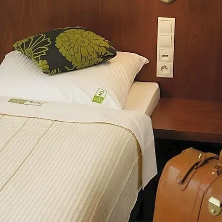 Azyl Hotel
