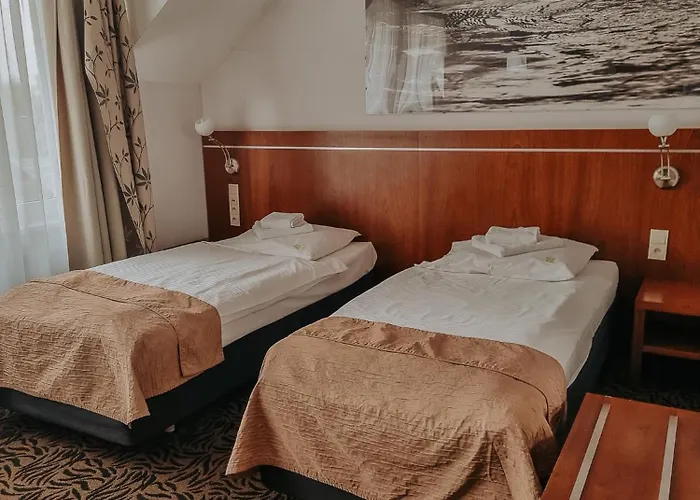 Azyl 3* Kąty Wrocławskie