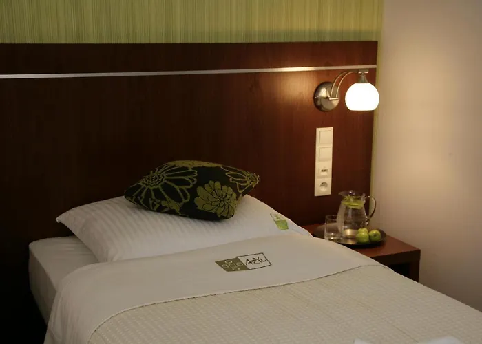 Azyl Hotel